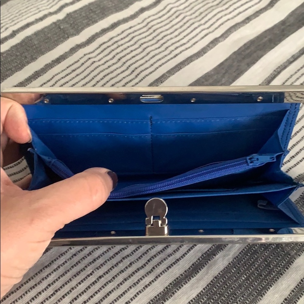 Clutch with Magnet Closure - NWOT - Picture 7 of 7